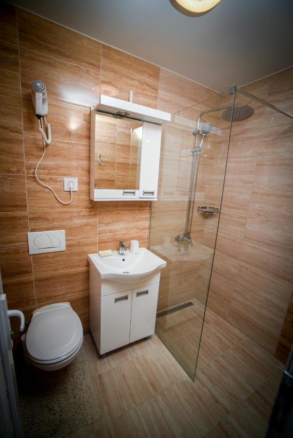 Aparthotel Prenociste Adria à Vranje Extérieur photo